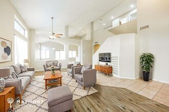 16016 N 158th Ct in Surprise, AZ - Foto de edificio - Building Photo