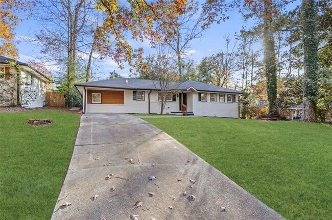 2378 Green Forrest Dr in Decatur, GA - Foto de edificio - Building Photo