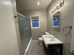 10901 Huston St, Unit 10901 in North Hollywood, CA - Foto de edificio - Building Photo