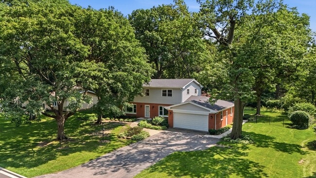 317 E Forest Ln
