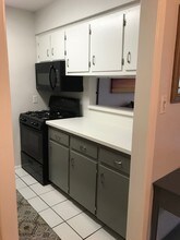 2425 Ashdale Dr in Austin, TX - Building Photo - Building Photo