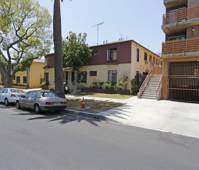 325 S Occidental Blvd in Los Angeles, CA - Building Photo