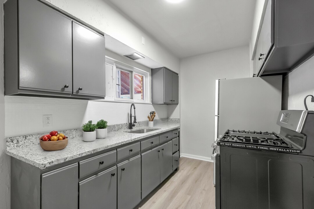 1715 Mt Joseph St in Pittsburgh, PA - Building Photo