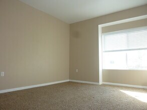 4545 Wheaton Dr, Unit #E-370 in Fort Collins, CO - Building Photo - Building Photo