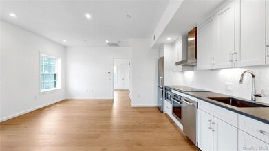 16 N Main St in Port Chester, NY - Building Photo - Building Photo