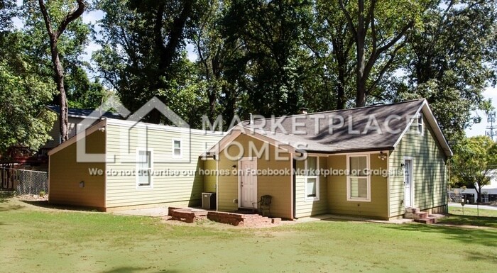 3051 Springdale Rd in Atlanta, GA - Building Photo
