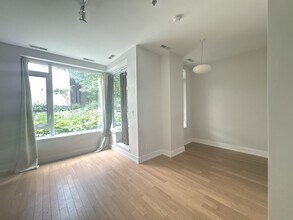 360 Patricia Ave in Ottawa, ON - Building Photo - Building Photo