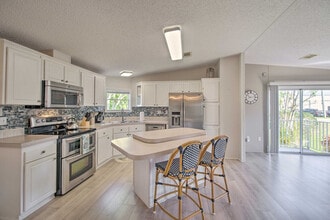 9896 61st Terrace in Sebastian, FL - Building Photo - Building Photo