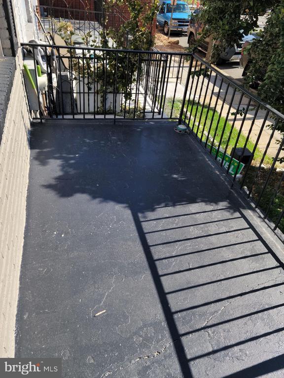 property at 1514 Queen St NE