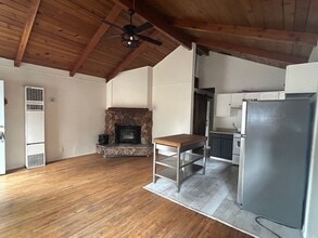 275 Leonard Ln in Big Bear, CA - Building Photo - Building Photo