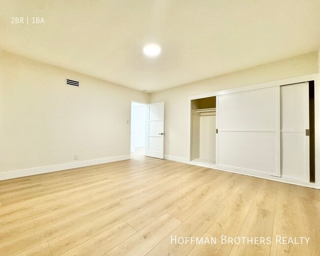 356 Rexford Dr, Unit 5 in Beverly Hills, CA - Building Photo - Building Photo