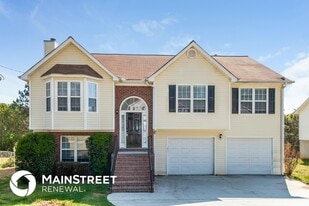 5768 Pecan Grove in Ellenwood, GA - Building Photo