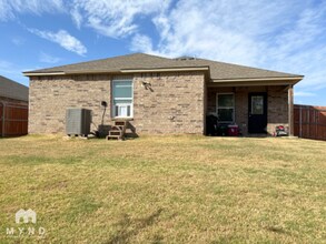 726 W Lola Dr in Mustang, OK - Building Photo - Building Photo
