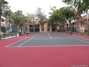 937 Coral Club Dr in Coral Springs, FL - Building Photo - Building Photo