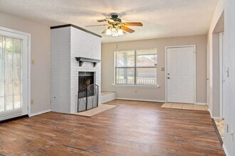 4013 SW Sunflower Ln in Lawton, OK - Building Photo - Building Photo