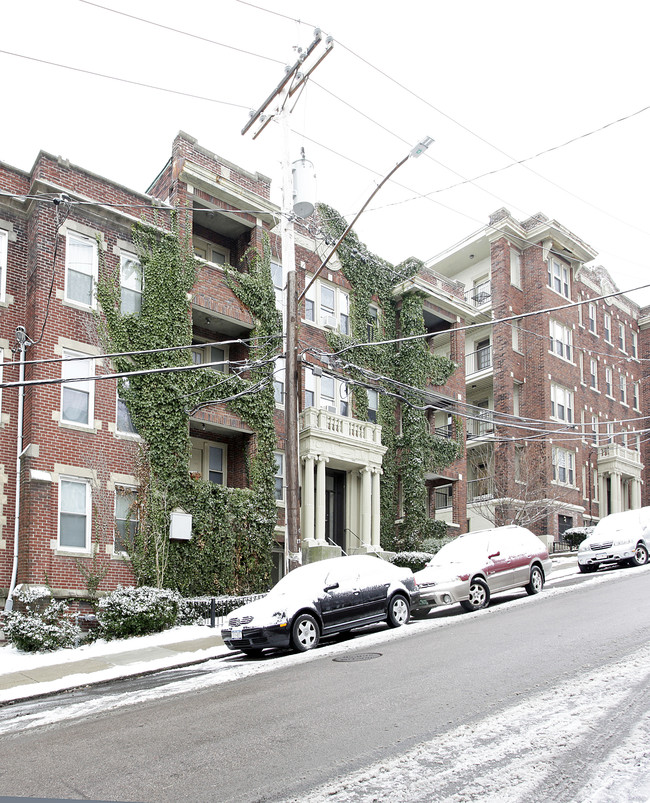 120-130 Brainerd Rd in Allston, MA - Foto de edificio - Building Photo