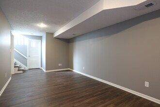 326 NW Gibson Rd in Lee's Summit, MO - Building Photo - Building Photo