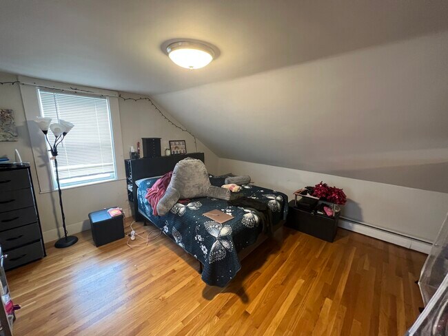 639 Somerville Ave, Unit 2