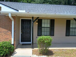 405 Santa Fe Trail in Ellenwood, GA - Building Photo - Building Photo