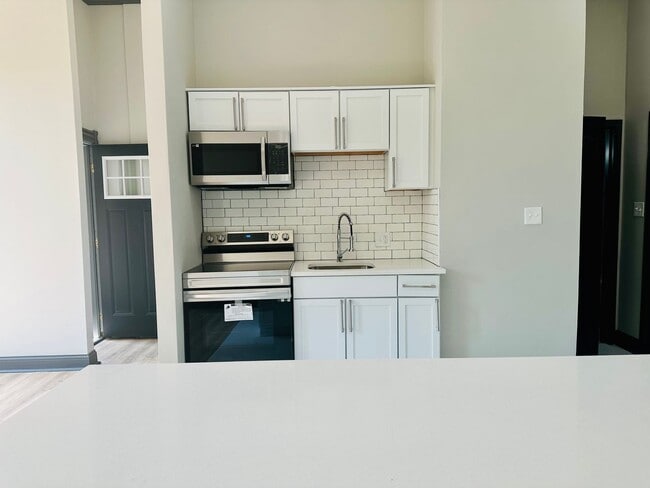 property at 1921 California Ave