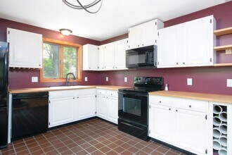 1802 Shelor Ln in Blacksburg, VA - Building Photo - Building Photo