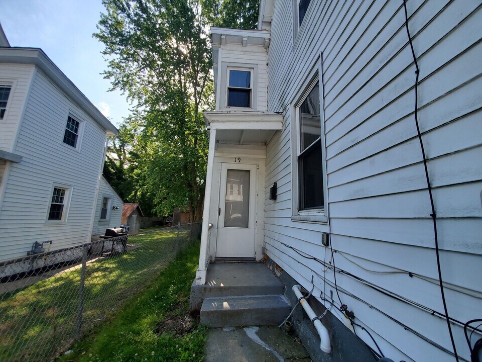 19-21-21 Taylor St in Bridgeton, NJ - Building Photo