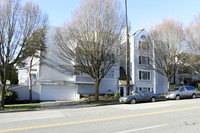 Barton Court in Seattle, WA - Foto de edificio - Building Photo