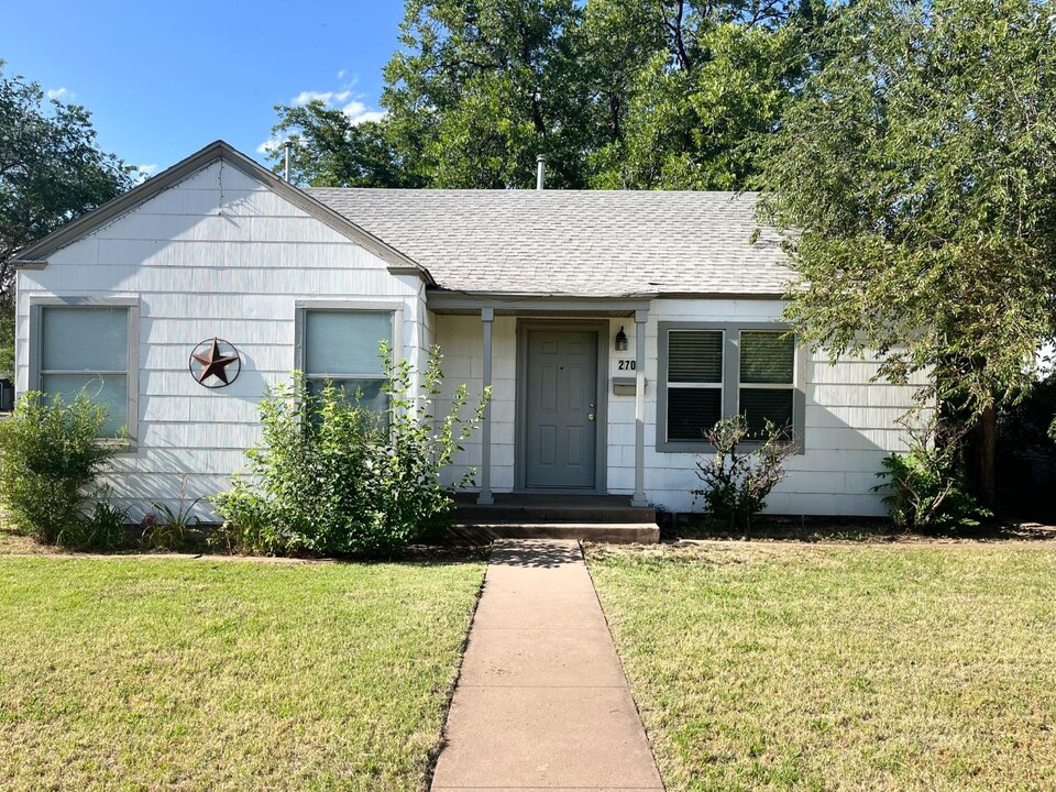 2703 23rd St in Lubbock, TX - Building Photo