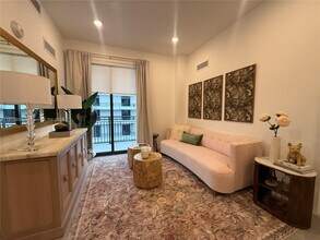 2000 Van Buren St in Hollywood, FL - Building Photo - Building Photo