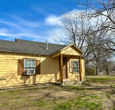507 Houston St in Wolfe City, TX - Building Photo - Building Photo