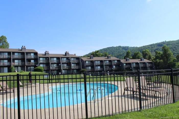 2881 White Oak Mountain Rd, Unit C4 in Columbus, NC - Building Photo