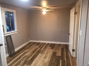 10512 Jardine Ave in Sunland, CA - Building Photo - Building Photo