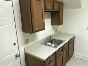 616 John Marshall Dr in Huntington, WV - Foto de edificio - Building Photo