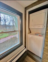34 Saxon Wood Rd in White Plains, NY - Building Photo - Building Photo