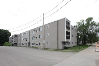 ReNew Minnehaha in Minneapolis, MN - Foto de edificio - Building Photo
