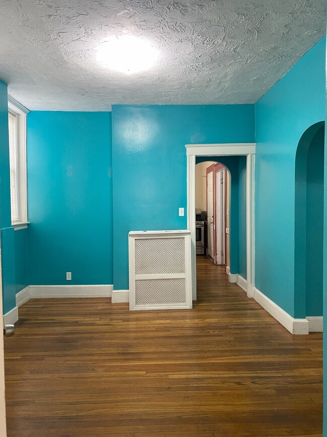143 Shawmut St, Unit 1 in Chelsea, MA - Foto de edificio - Building Photo