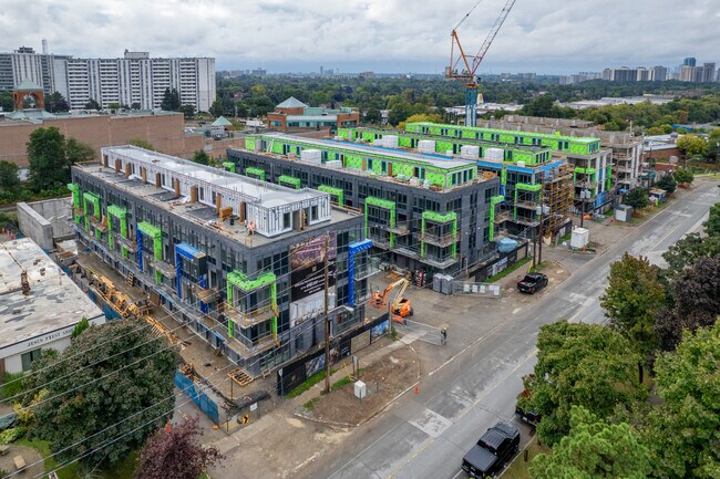 75Curlew Urban Towns in Toronto, ON - Building Photo - Building Photo