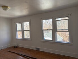 1056 Berwick Blvd in Pontiac, MI - Building Photo