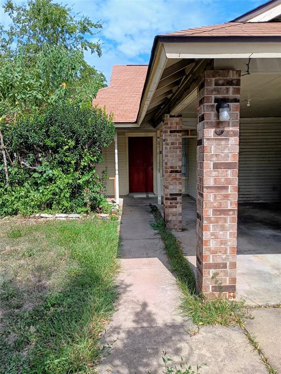 property at 7900 Brodie Ln