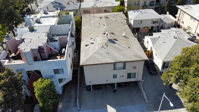 605 N Sweetzer Ave in Los Angeles, CA - Building Photo - Building Photo