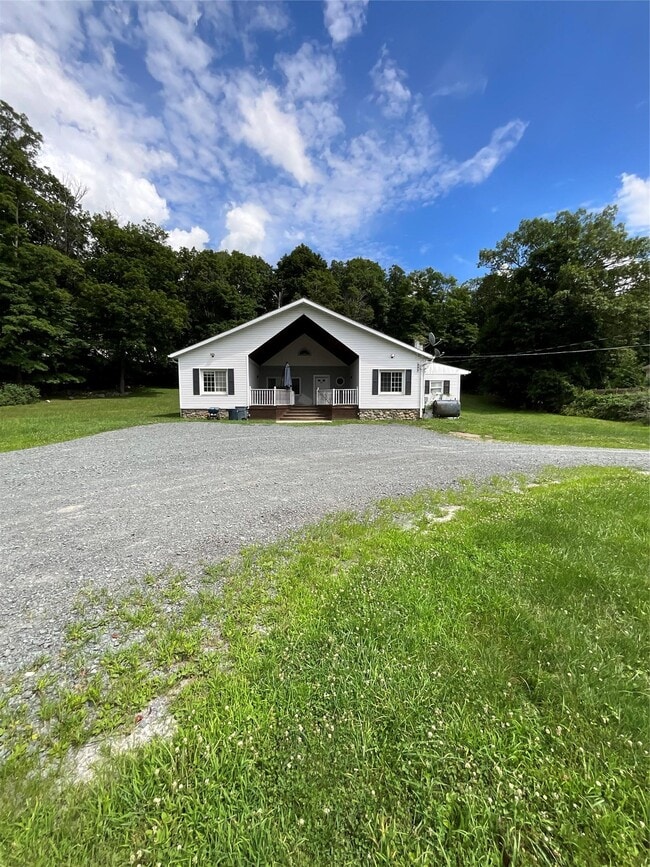 287 Seven Springs Mountain Rd in Monroe, NY - Building Photo - Building Photo