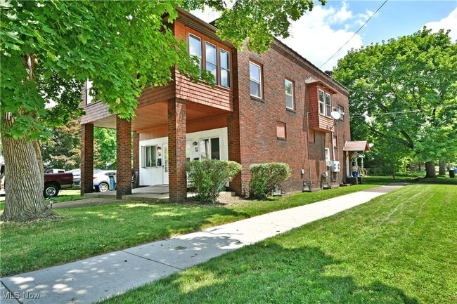 property at 401 Williams St SE