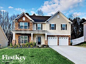 9952 Travertine Trail in Davidson, NC - Building Photo