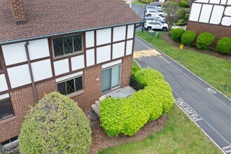 260 Wildflower Ln in Hillsborough Township, NJ - Building Photo - Building Photo
