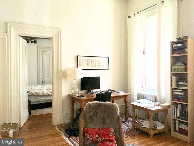 1929 Chestnut St-Unit -2R in Philadelphia, PA - Building Photo - Building Photo