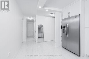 2645 Kipling Ave in Toronto, ON - Building Photo