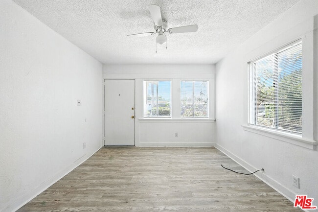 3962 1/4 S Hobart Blvd in Los Angeles, CA - Building Photo - Building Photo
