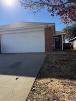 5540 Homestead Rd in Arlington, TX - Building Photo