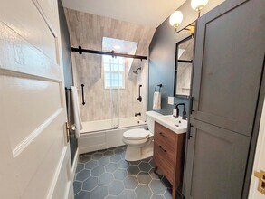 810 W Edwards St in Springfield, IL - Building Photo - Building Photo