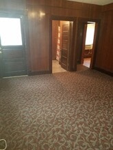 319 N Doak St, Unit C in Taylor, TX - Building Photo - Building Photo